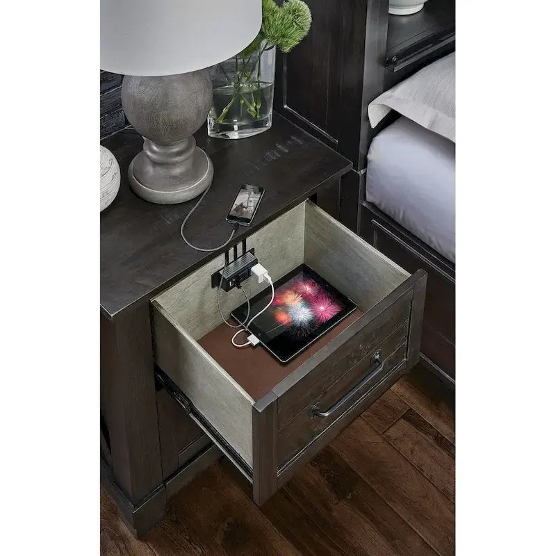 Collection chambre à coucher 5 pièces de rangement en bois massif Sharla de Simply Solid